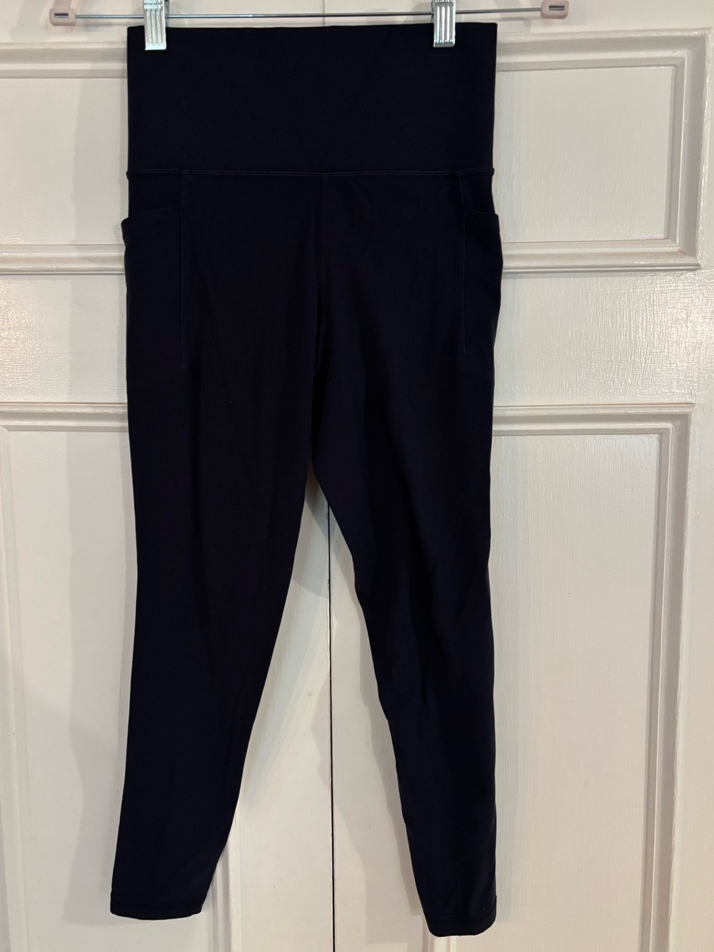 Athleta Navy Salutation Stash Pocket 7/8 Leggings Size XS